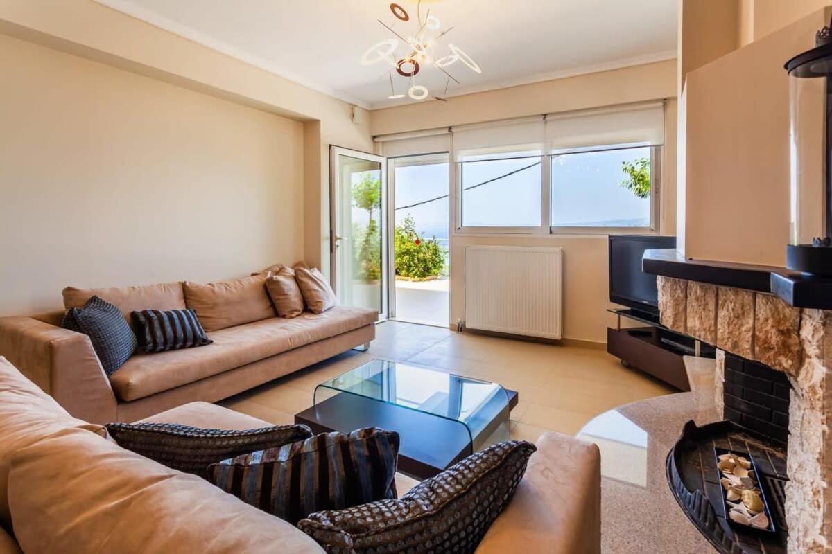 Вилла Aigli Fully Equipped Getaway - Seaview Lux Retreat Каламата Экстерьер фото